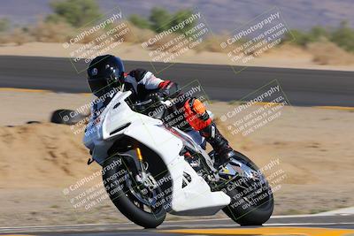 media/Oct-08-2022-SoCal Trackdays (Sat) [[1fc3beec89]]/Turn 10 (945am)/